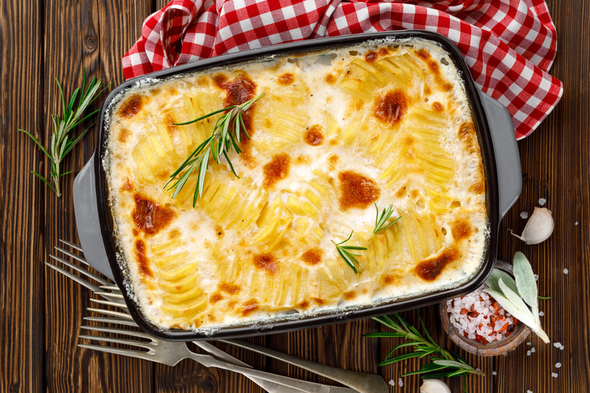 La préparation d’un gratin dauphinois se décline en plusieurs étapes.